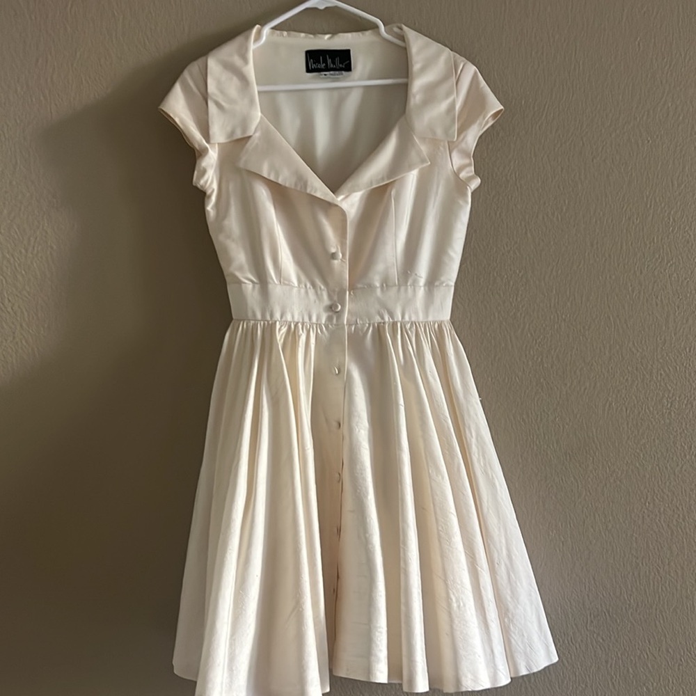 Nicole Miller Ivory Retro Silk  Tea Length Wedding/Bridal Dress